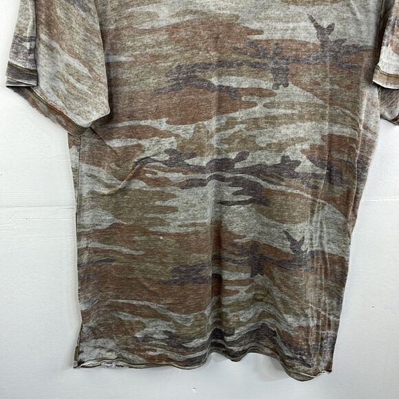 Unwind by League Graphic Tee Hippy Mama camouflage T Shirt short sleeve v neck M - Picture 7 of 11
